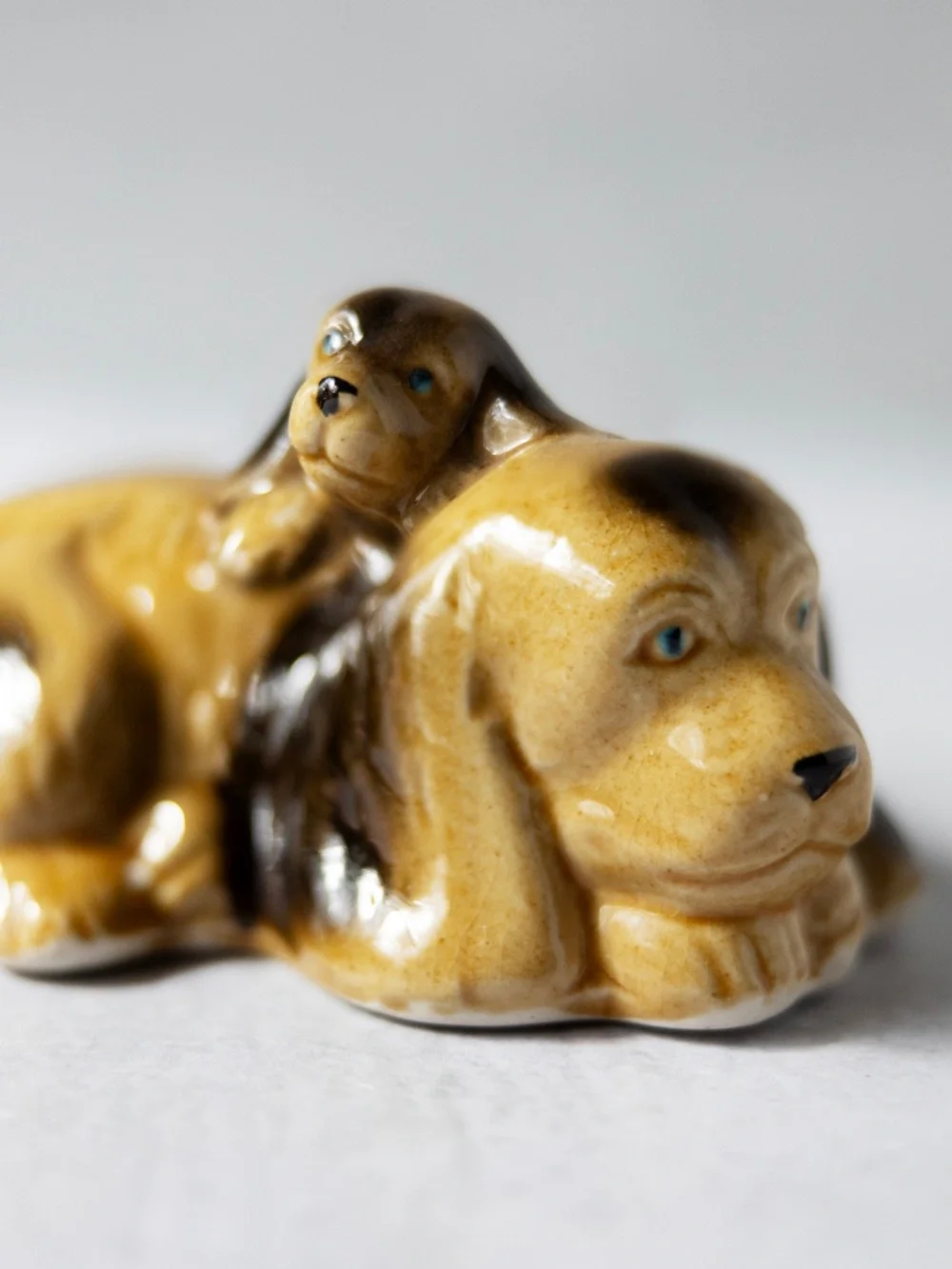 Vintage ceramic mother brown cocker spaniel dog with puppy made in Brazil 6